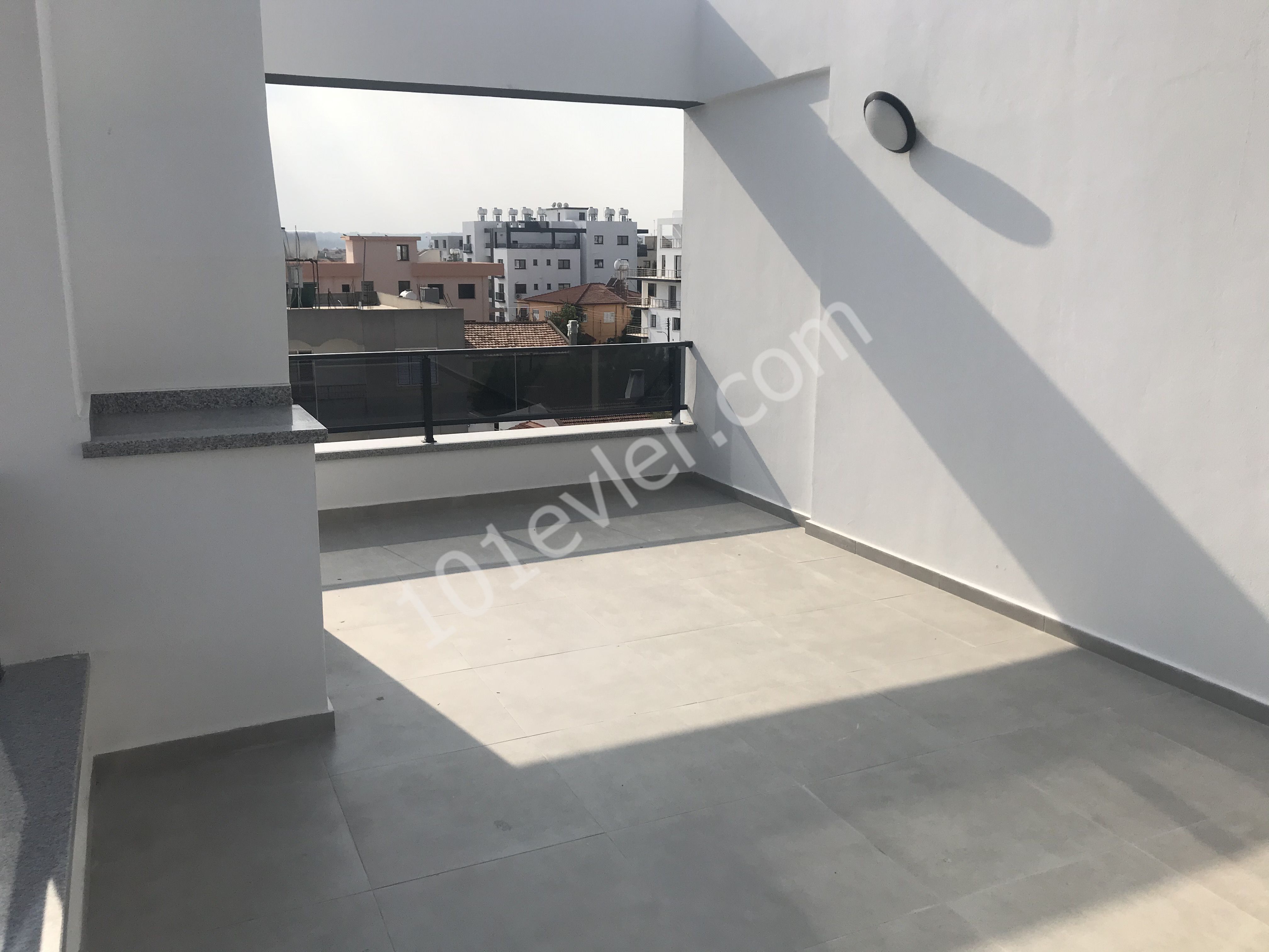 Lefkoşa Gönyeli’de Lüks 2+1 95+30 m2 Penthouse  64.900 STG