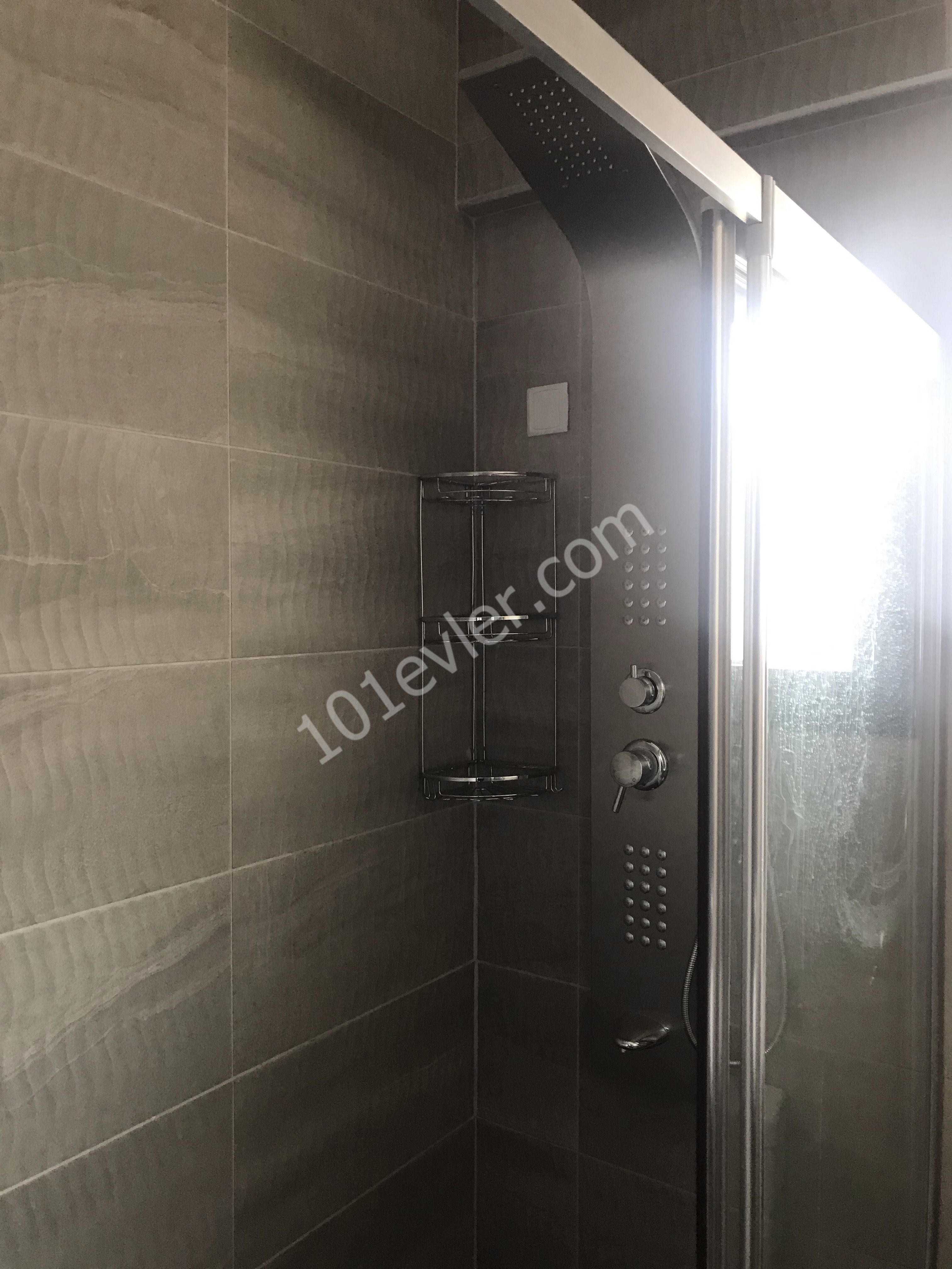 Lefkoşa Gönyeli’de Lüks 2+1 95+30 m2 Penthouse  64.900 STG