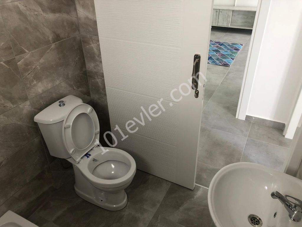 Lefkoşa Gönyeli'de Full Eşyalı Ultra Lüks Yeni 2+1 6 Aylık Ödemeli Kiralık Daire 300 STG