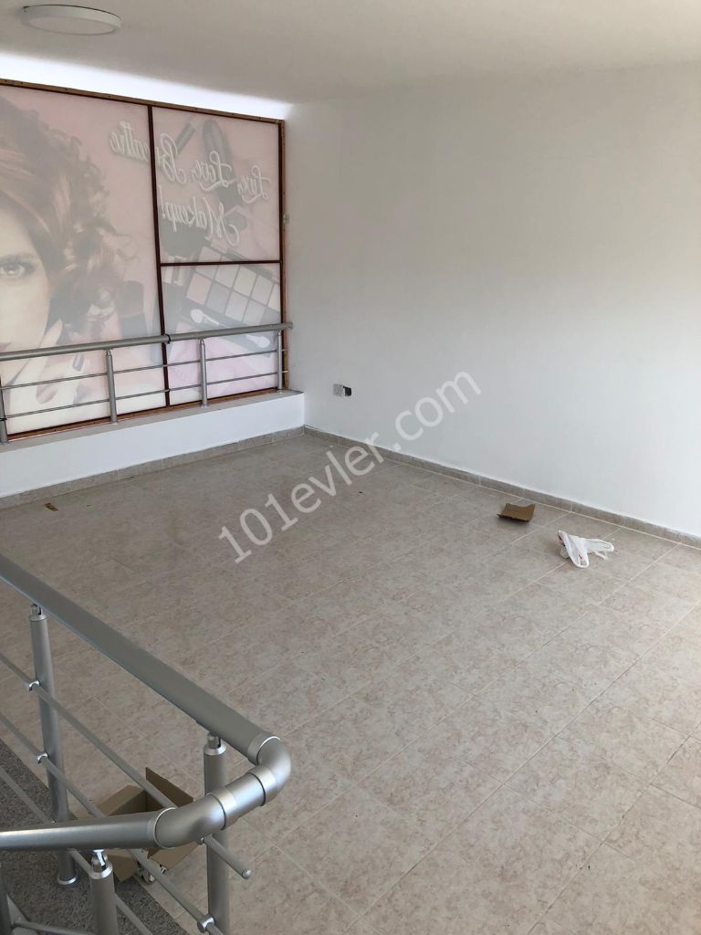 Girne Karakum'da Aylık Ödemeli Kiralık Dükkan 650 STG