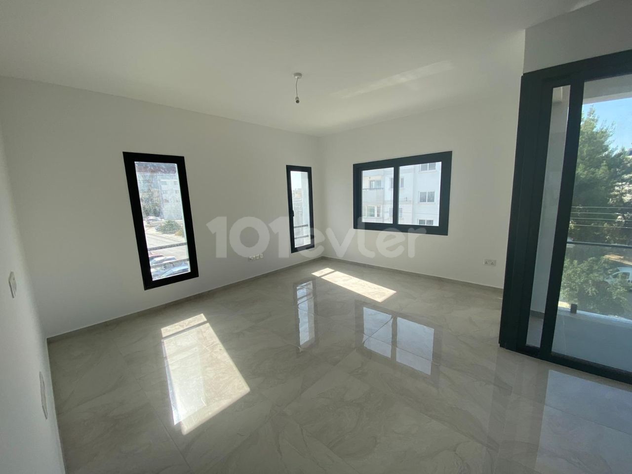 3+1 Wohnung zum Verkauf in Nikosia Ortaköy 128 m2 und 2 + 1 Penthouse 110+16 m2 Terrasse 78.000 STG ** 