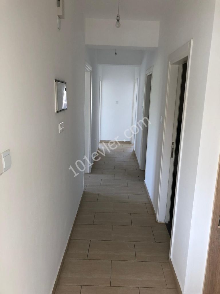 Lefkoşa Kızılbaş'ta 3+1 , Full Eşyalı , Ara Kat , Aylık Ödemeli Kiralık Daire 2.700 TL