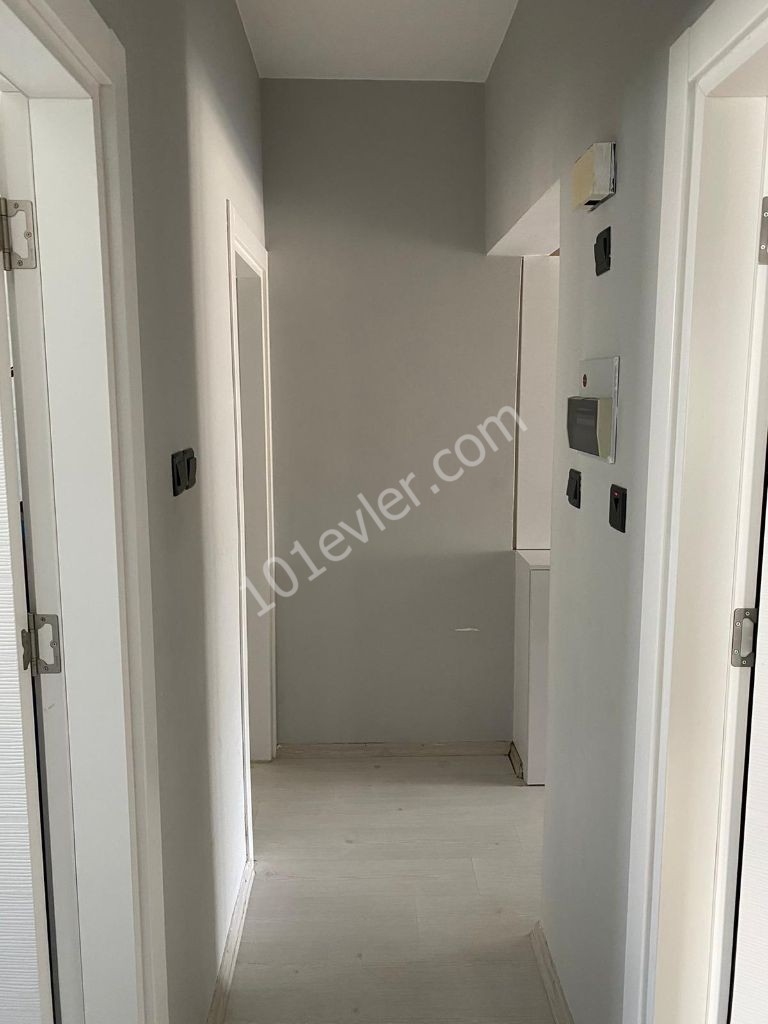 3+1 , 120 m2 Wohnung zum Verkauf 54.500 STG hinter dem Keller Markt in Nikosia Gehrung ** 