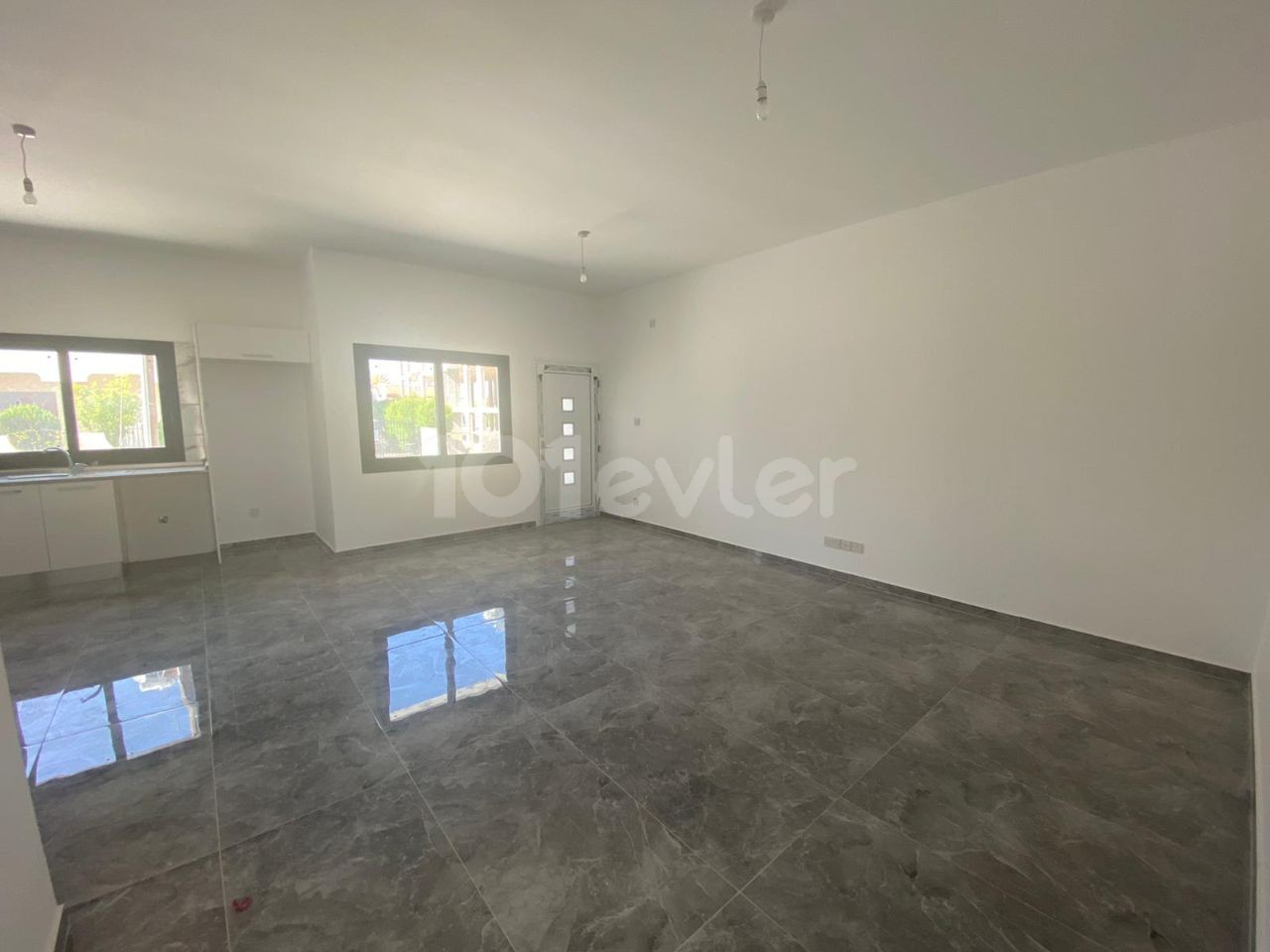 2 + 1.85 m2 Ground Floor Apartment for Sale in the Center of Nicosia Mitreeli 50.000 STG ** 