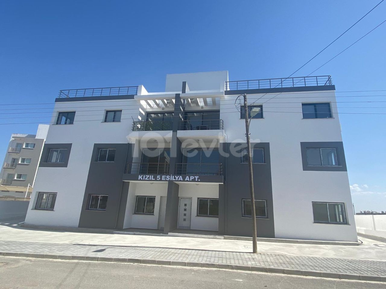 2+1,85 m2 Erdgeschoss-Wohnung zum Verkauf in zentraler Lage in Nikosia Gehrung 50.000 STG ** 