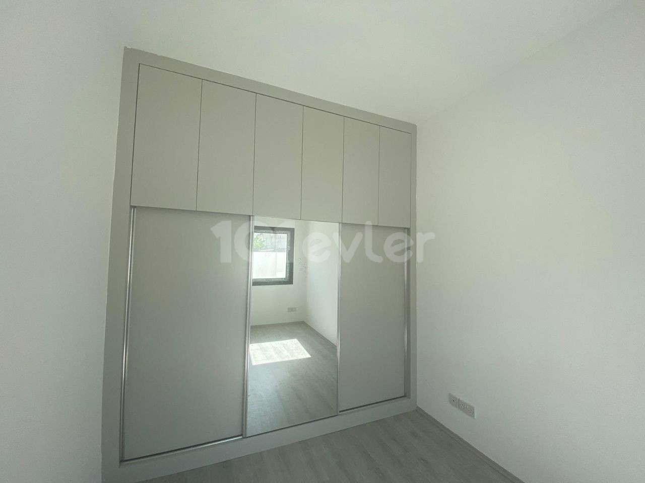 2 + 1.85 m2 Ground Floor Apartment for Sale in the Center of Nicosia Mitreeli 50.000 STG ** 