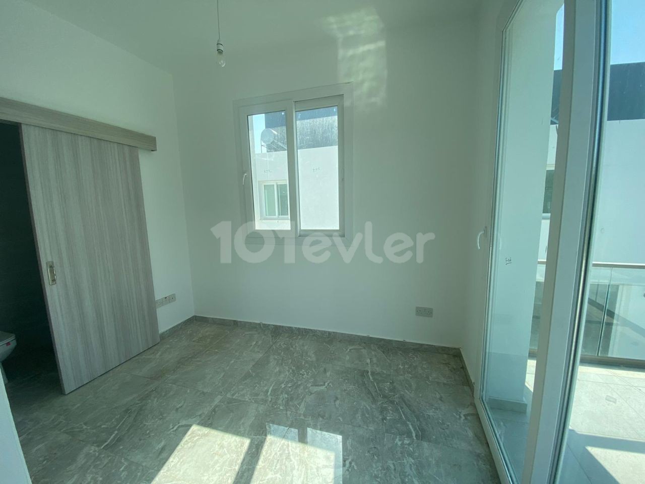 2+1, 140 m2 + 45 m2 Terrasse Villen zum Verkauf in Kyrenia Karsiyaka zu Preisen von 115.000 STG !!! ** 