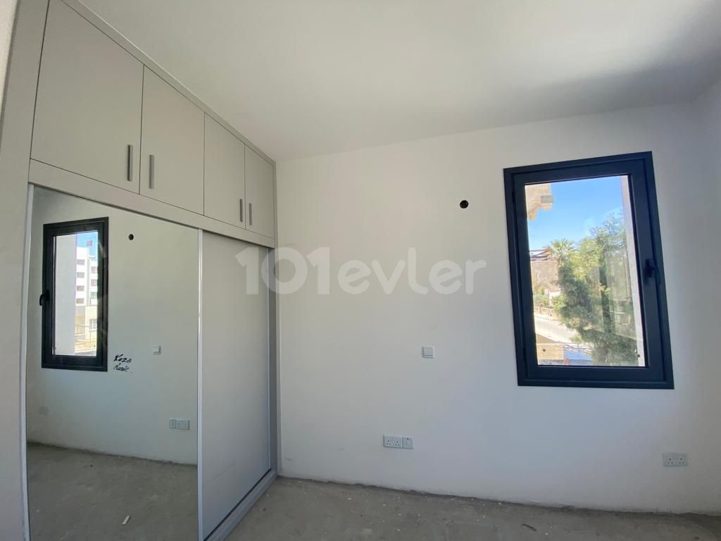 Apartments with 3 + 1 Elevators for Sale in Kucuk Kaymaklı, Within Walking Distance of the Schools Road, 65.000 STG ** 