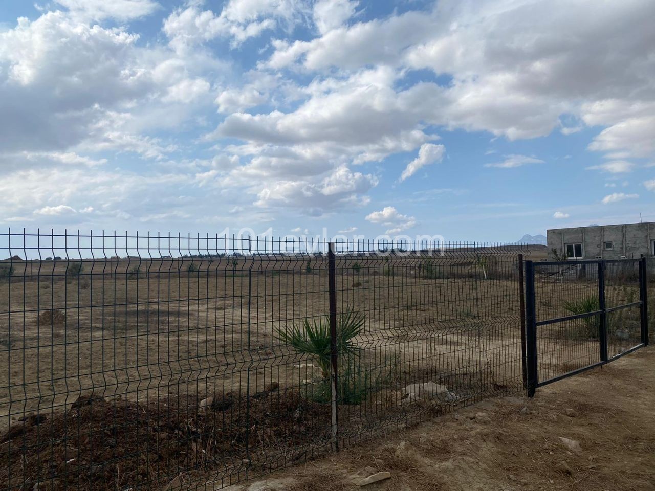 Feld zum Verkauf in Nikosia Alayköy 1390m2 / 50.000 stg ** 