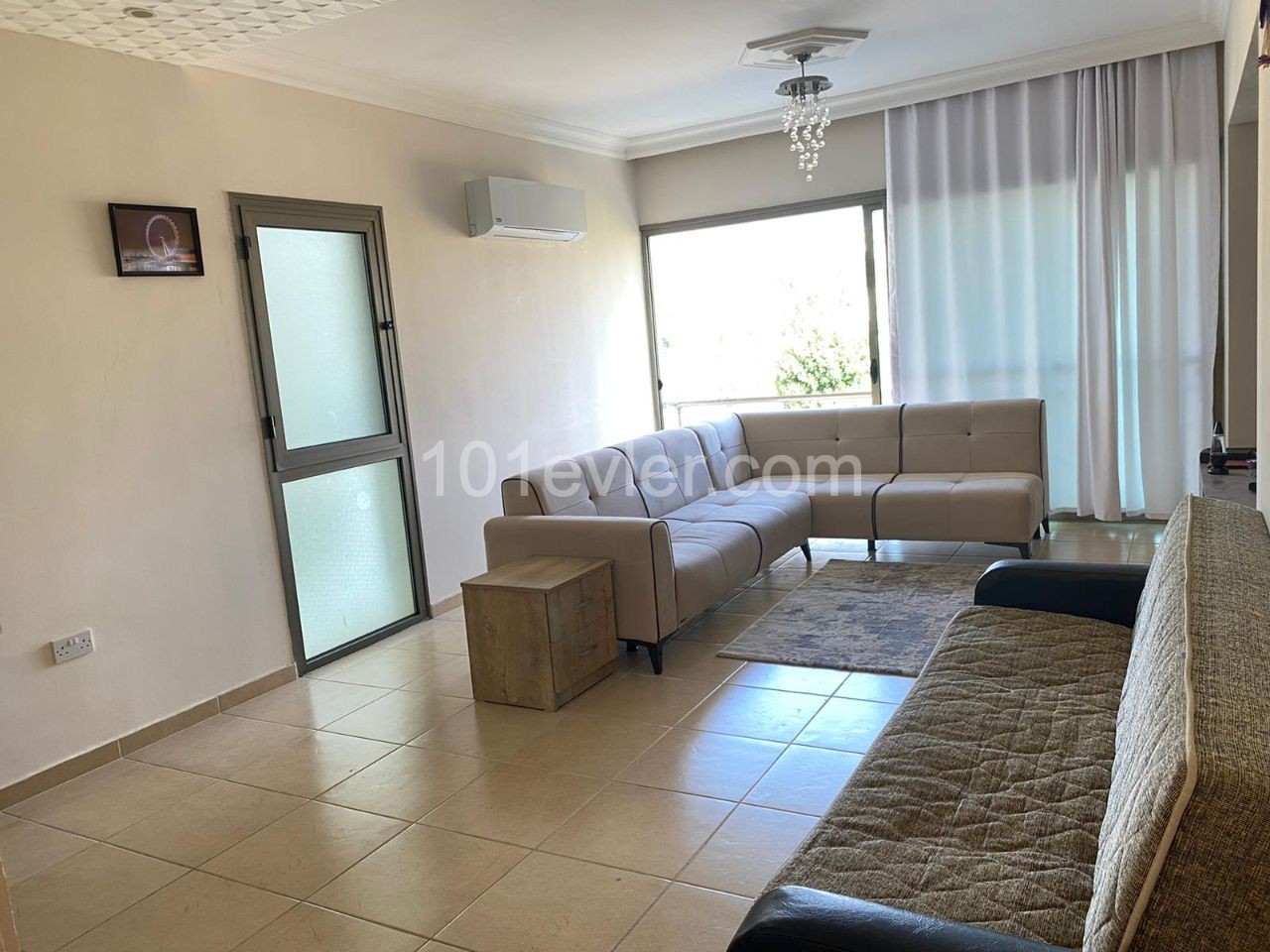 Nikosia Marmara 1. Etage 135 m2 3+1 halb möblierte saubere Wohnung in Türkisch 56.000 stg ** 