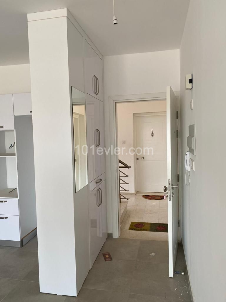 Lefkoşa Dumlupınarda Geniş 2+1  95m2  Satılık  Türk malı Daire kdv trafo dahil 47.000 STG