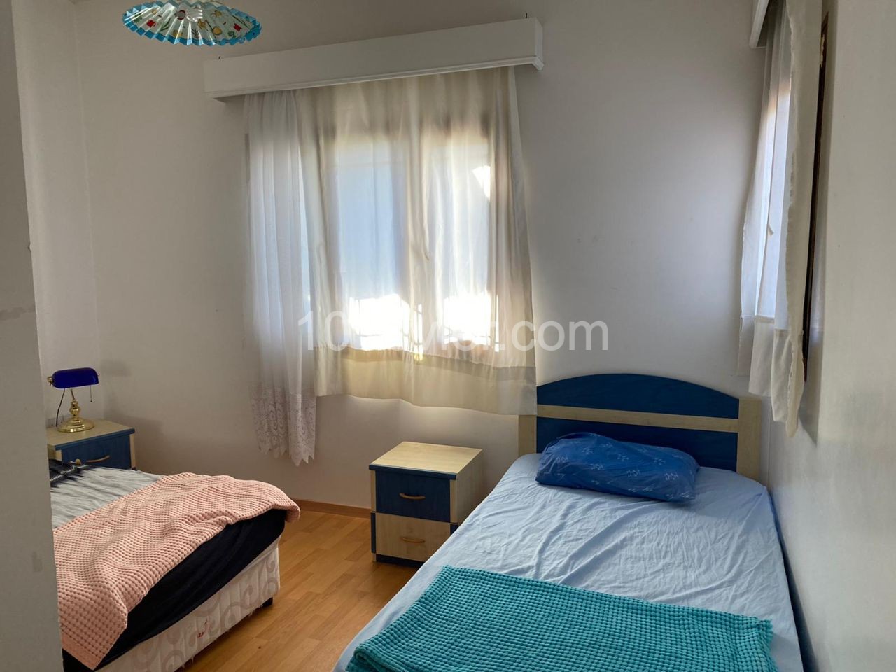 Girne Alsancak'ta 4+1 250 m2 full eşyalı  1 dönüm arsa içerisinde deniz manzaralı kiralık müstakil villa aylık 10.500 TL