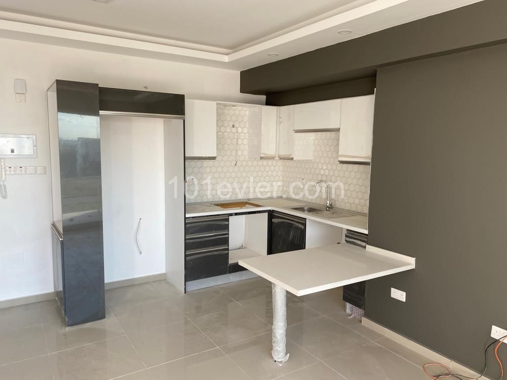 Lefkoşa Hamitköy'de 1. kat 80 m2 satılık 2+1 daire trafo ödenmiş Full Eşyalı Kiracısı içinde aylık 300stg Kira getirisi