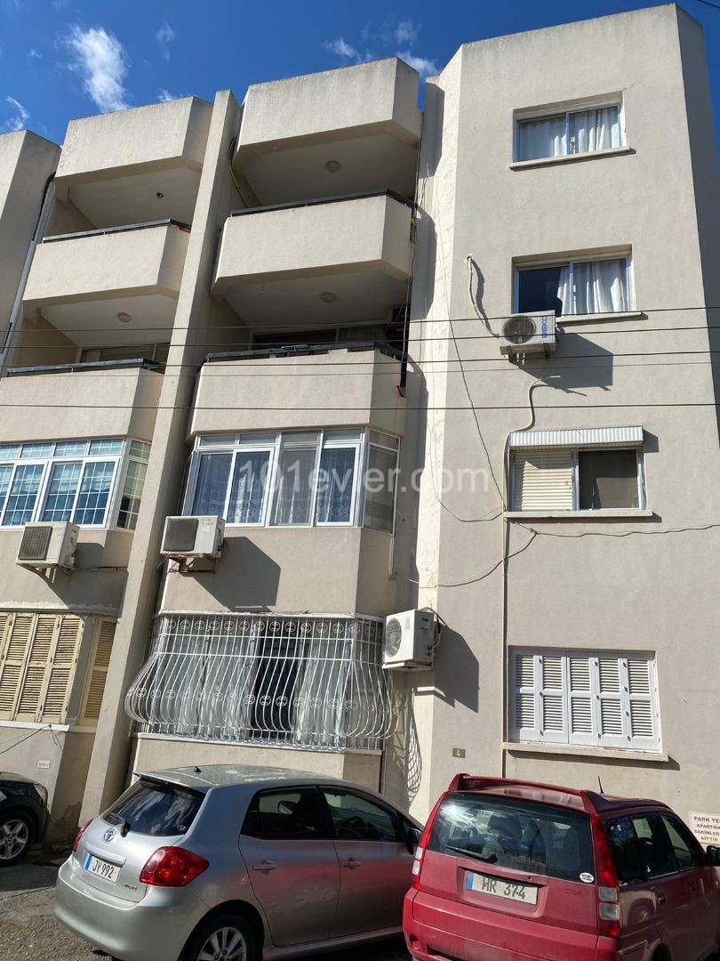 2+1 möblierte Wohnung in Nikosia Dereboyun ** 