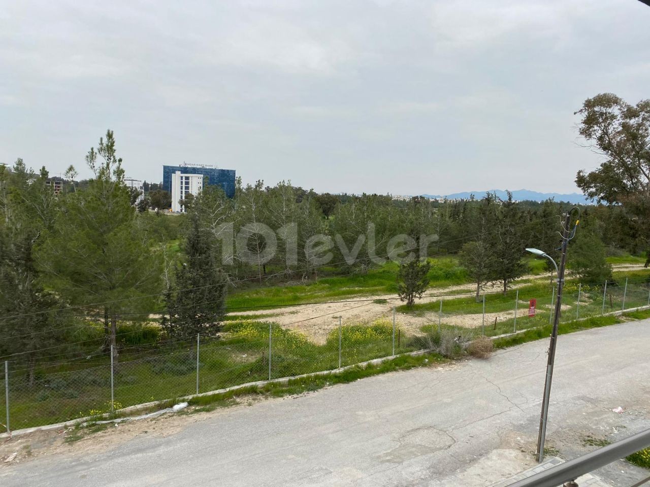 Lefkoşa Kumsalda Eşyalı Kiralık Daire 300stg aylık