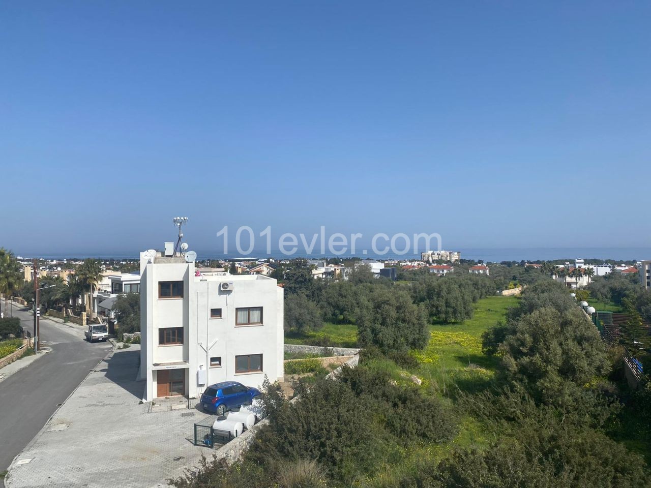 1+1 Wohnung zum Verkauf in Kyrenia Ozanköy voll möbliert,Mieter 65m2, 44, 900 stg ** 