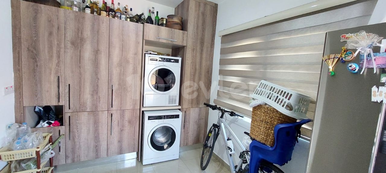 Lefkoşa Metehanda Zephyr Cafe Arkası 3+1 185 m2 Bakımlı,Masrafsız,Satılık İkiz Villa 127,000stg