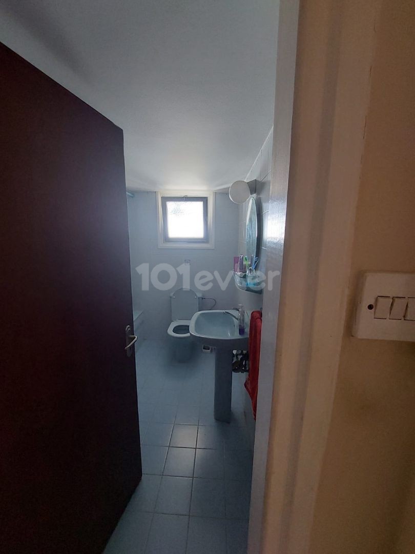 3+1 Wohnung zum Verkauf in Ortaköy mit Halbmöblierten Aufzug 46,000 stg ** 