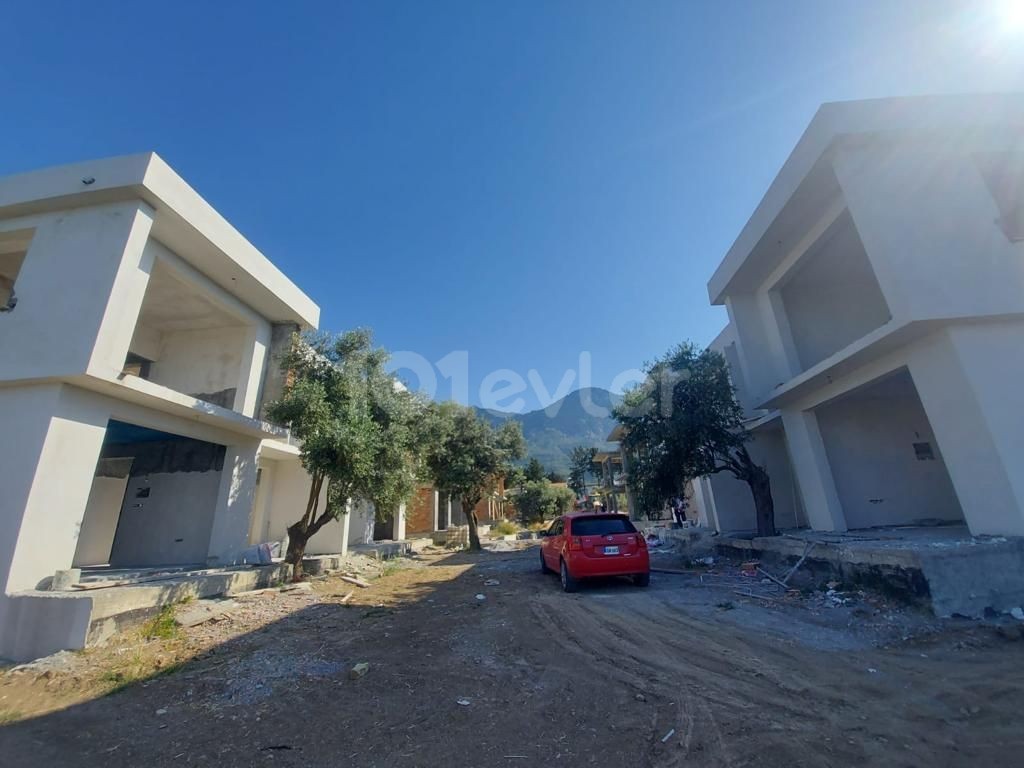 Lapta’da satılık 3+1 145 m2 ortak havuzlu ikiz villa 149.000 stg