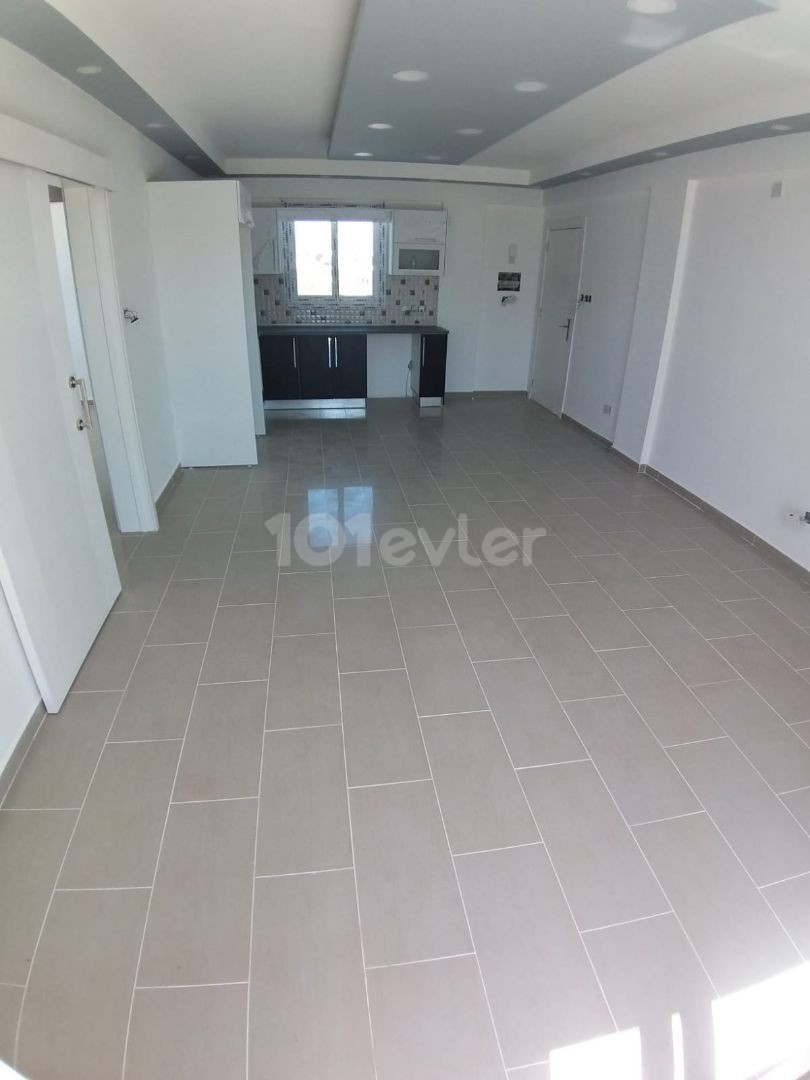 Yenikent te 2 + 1 90 m2 Kolben bereit Erdgeschoss und 1. Etage Wohnungen 55,000 stg ** 