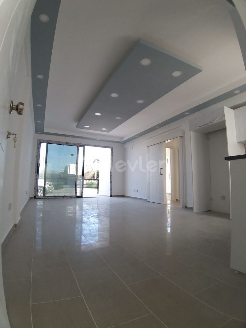 Yenikent te 2 + 1 90 m2 Kolben bereit Erdgeschoss und 1. Etage Wohnungen 55,000 stg ** 