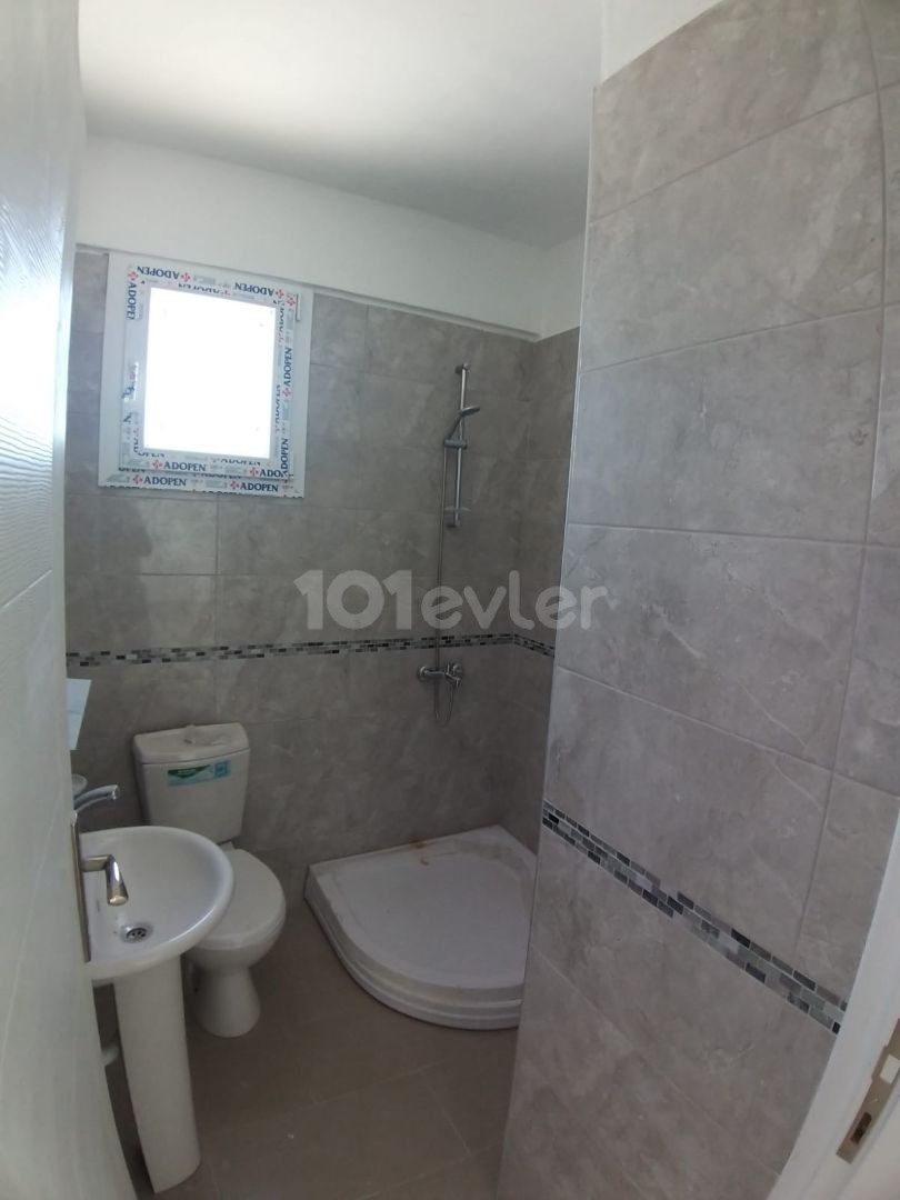 Yenikent te 2 + 1 90 m2 Kolben bereit Erdgeschoss und 1. Etage Wohnungen 55,000 stg ** 