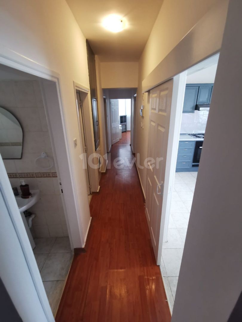 3+1 Wohnung Zu vermieten in Nikosia Ortaköy 350stg monatlich ** 