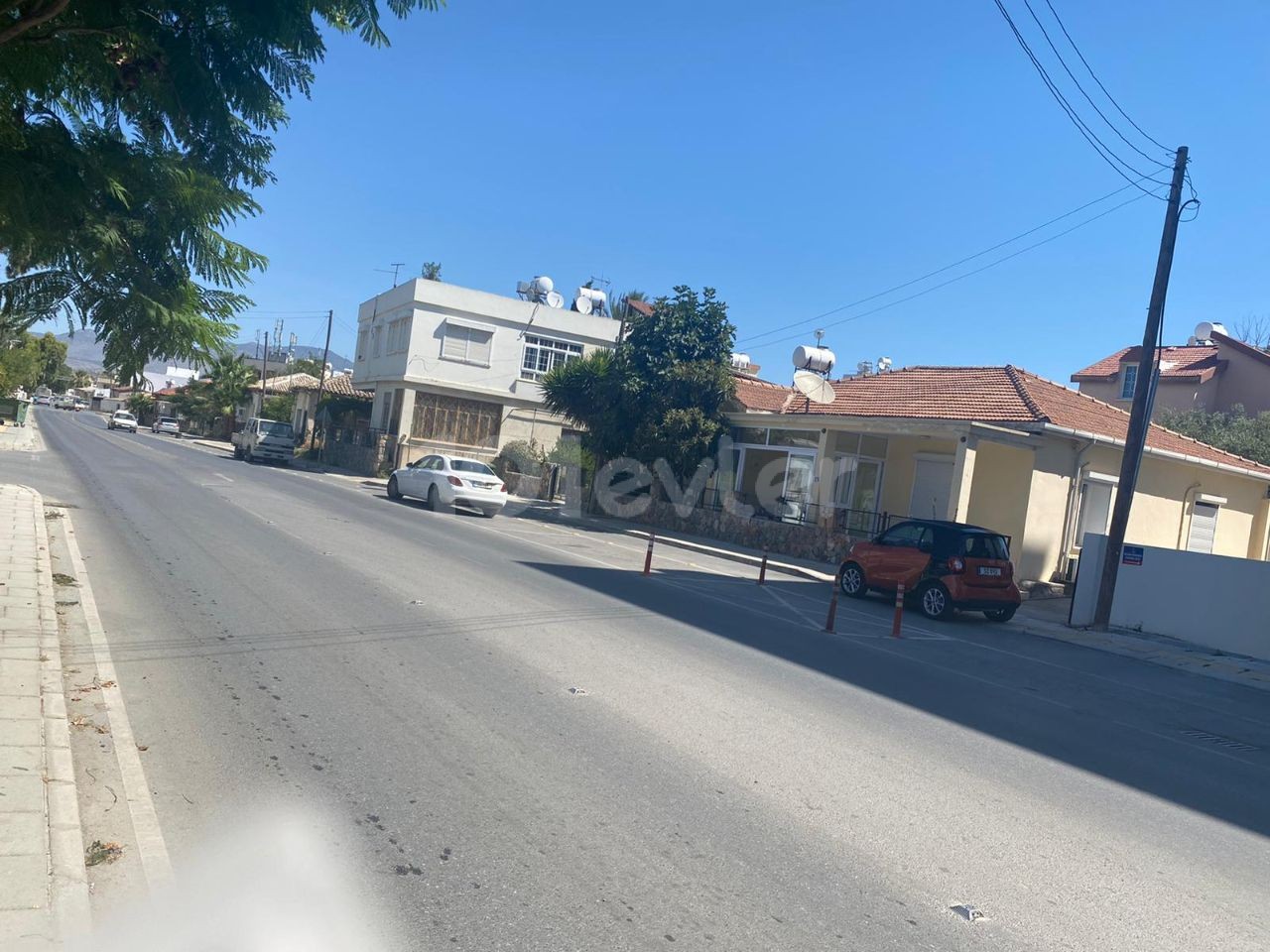 Nikosia auf der Hauptstraße in Yenisehir 2 + 1 80 m2 Büro zum Verkauf 59.000 stg ** 