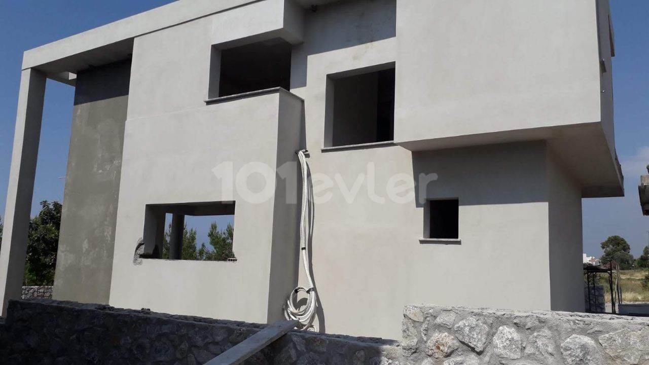 220 m2 3+1 Villen mit Pool option in chatalköy 240,000 stg ** 