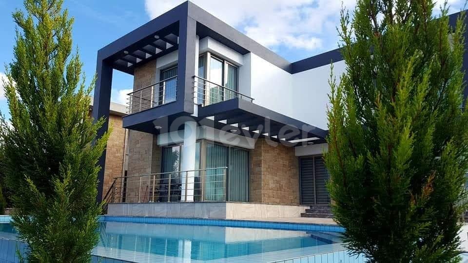 220 m2 3+1 Villen mit Pool option in chatalköy 240,000 stg ** 