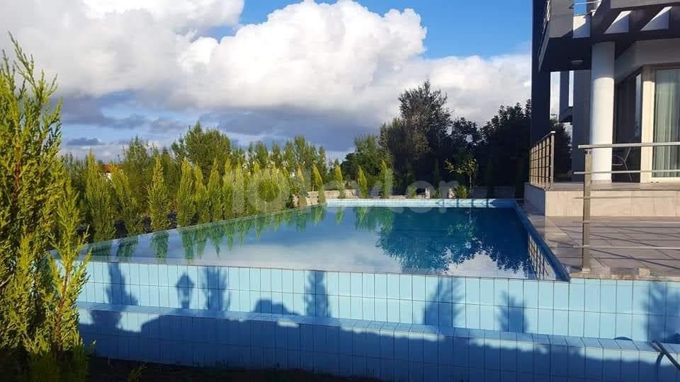 220 m2 3+1 Villen mit Pool option in chatalköy 240,000 stg ** 