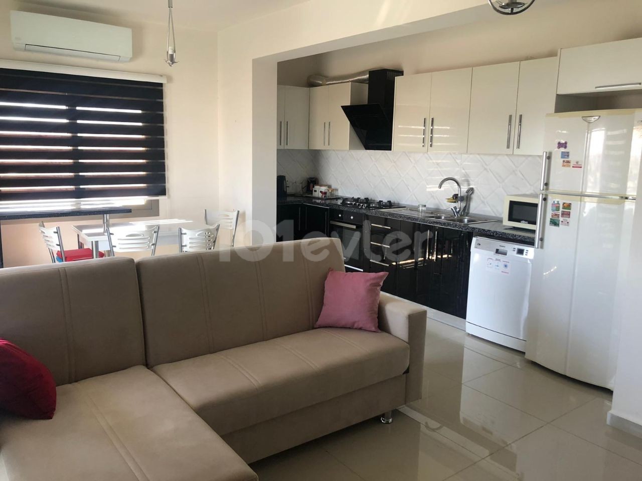 Furnished Well Maintained 2 + 1 Rent Apartment 400stg in Ortaköy ** 