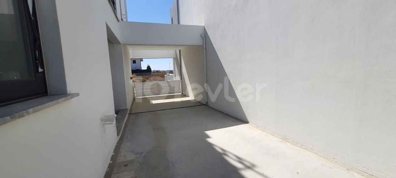 3 + 1 185m2 Luxury Garden Villas in Yenikent stg 199,000 ** 