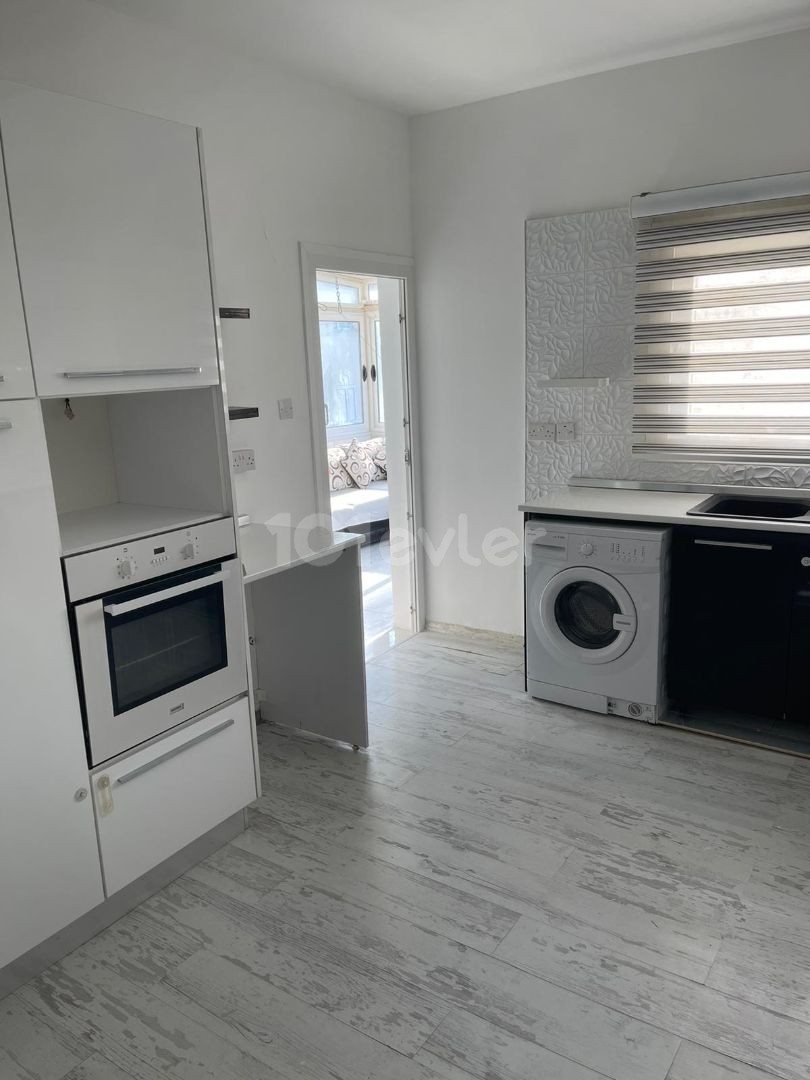 Gönyelide Otobüz Duragına 2dk yürüyüş mesafesinde 3+1 Kiralık Daire 400Stg Aylık