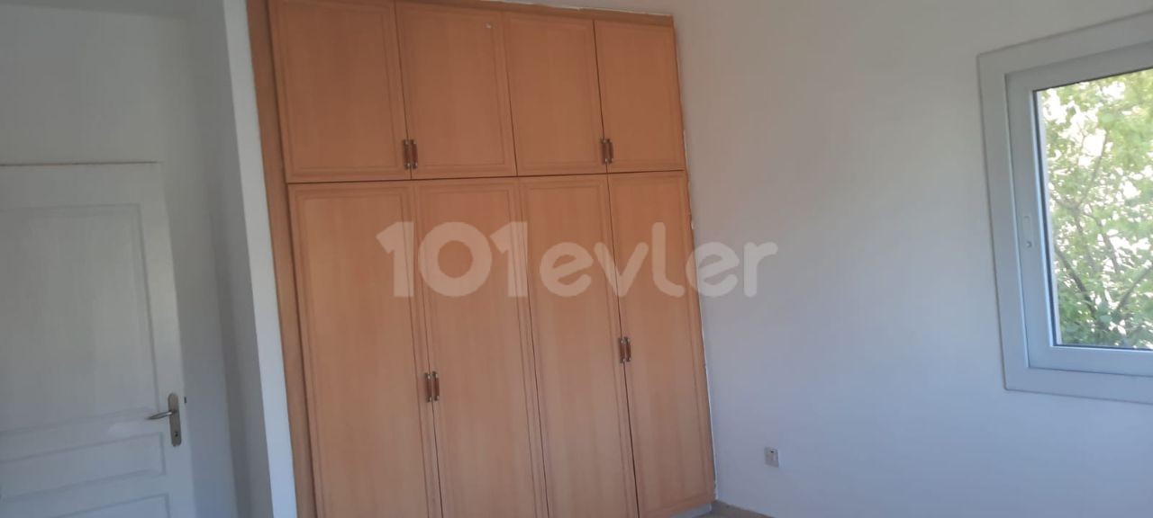 Kyrenia Zentrum, Lemar Gegenüber 3 + 1 Wohnung Zu Verkaufen ** 