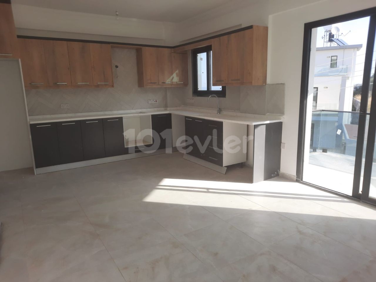 3 + 1 apartment in Alsancak with prices starting from stg80,000 ** 