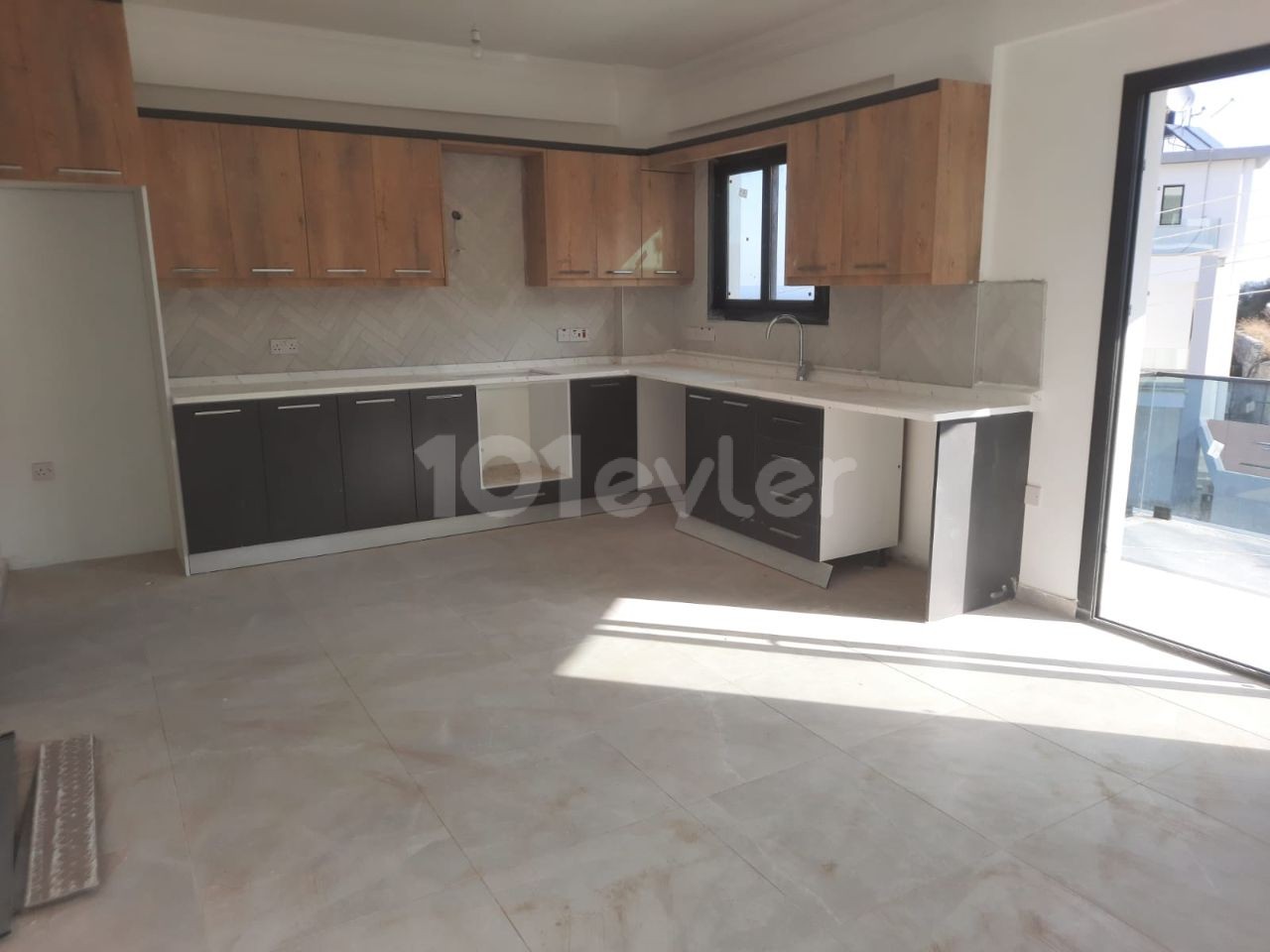 3 + 1 apartment in Alsancak with prices starting from stg80,000 ** 