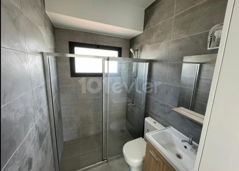 2+1 Wohnung und Penthouse mit Aufzug in Yenisehir zu verkaufen zu Preisen ab 65,000 stg ** 