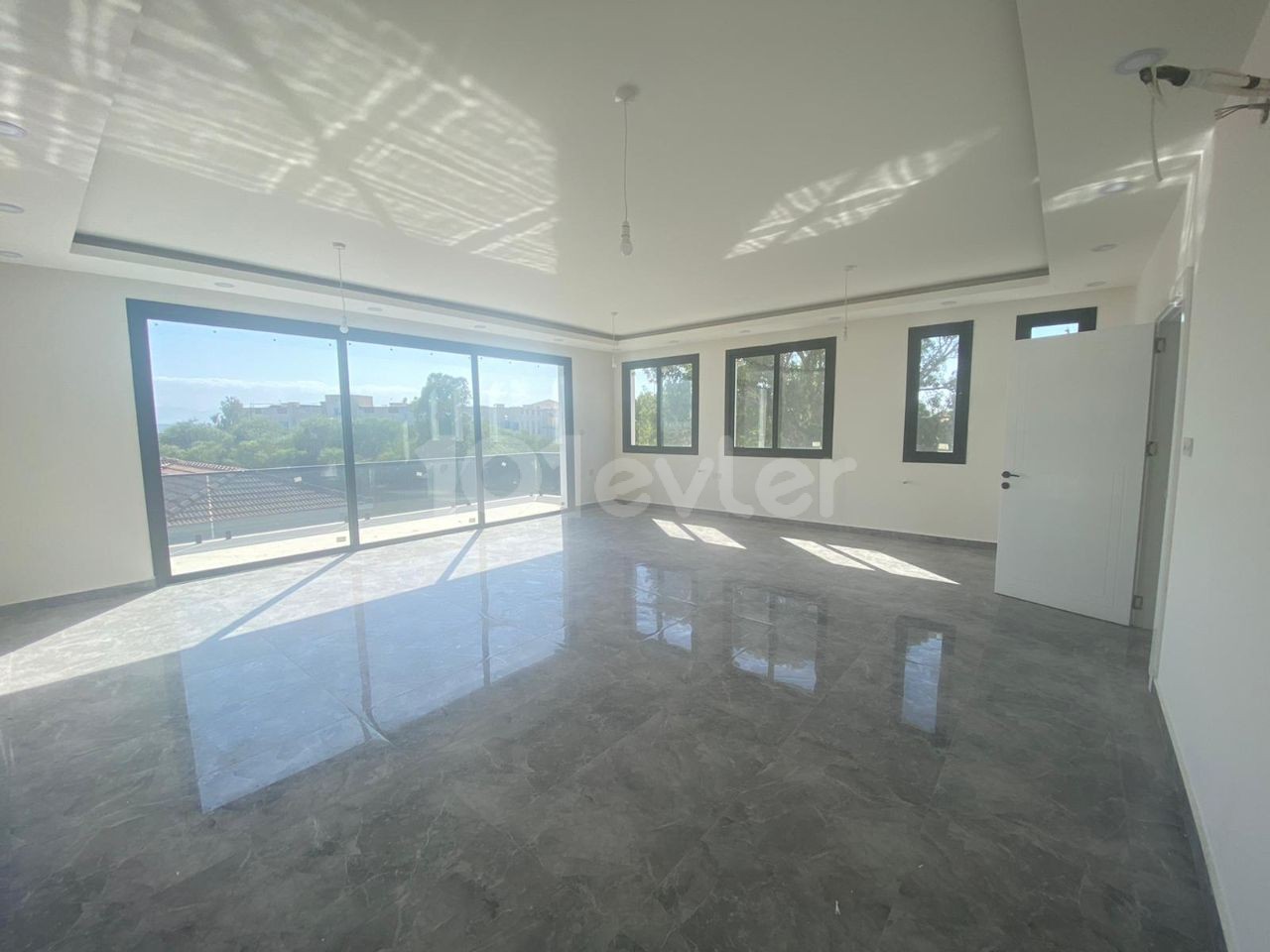 4+1 380m2 Luxury Twin Villa for Sale in Gönyeli 165,000stg ** 