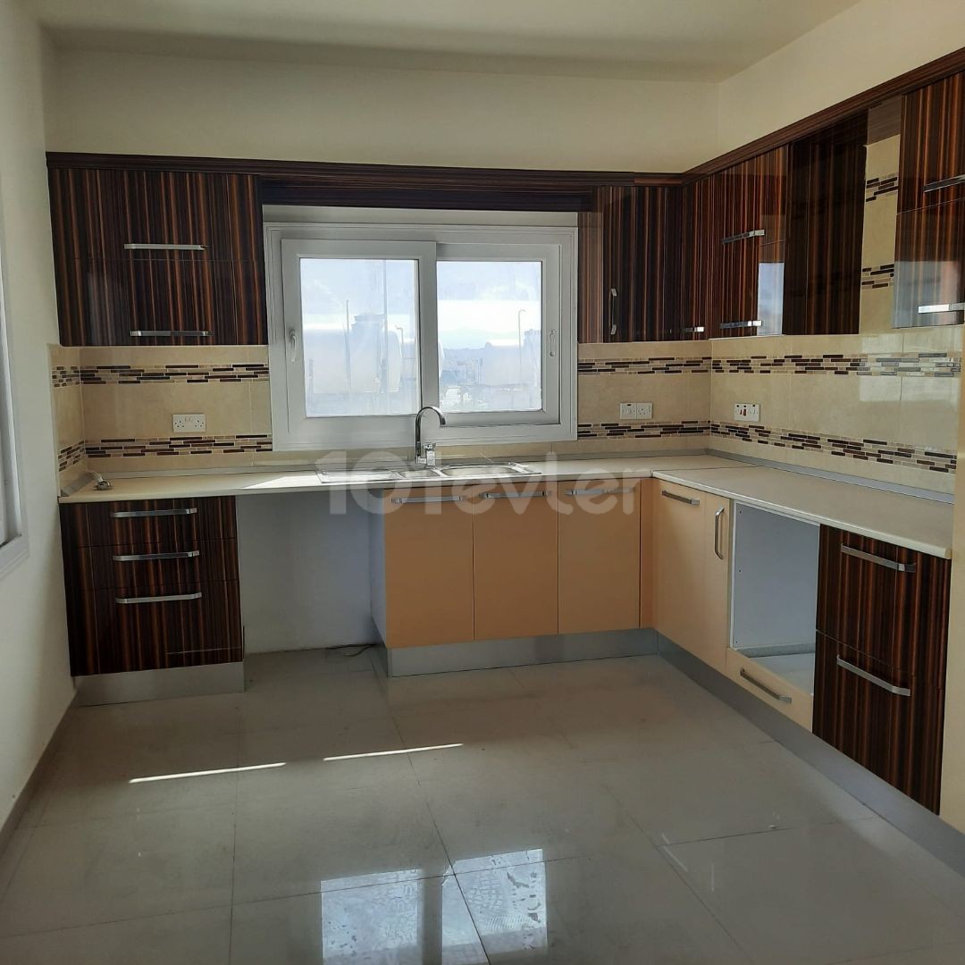 3+ 1, Villa-sized Zero Apartment for Sale in Gönyeli 80,000stg ** 