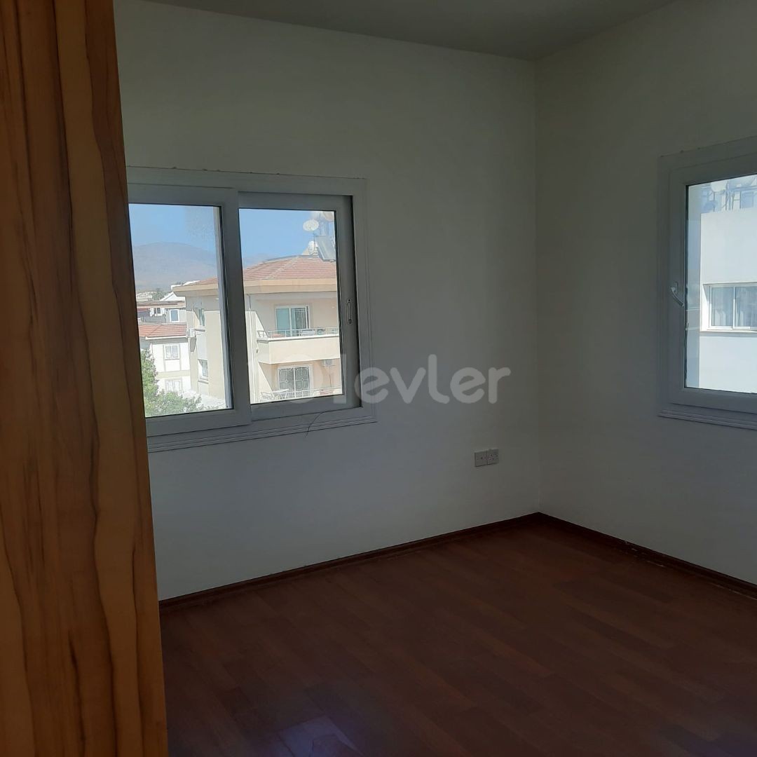 3+ 1, Villa-sized Zero Apartment for Sale in Gönyeli 80,000stg ** 