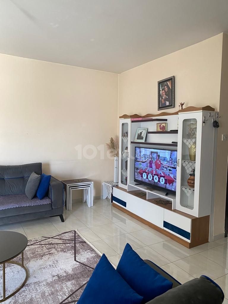 Gönyeli'de 3+1 , 135 m² Geniş Satılık Apartman Dairesi 65,000stg