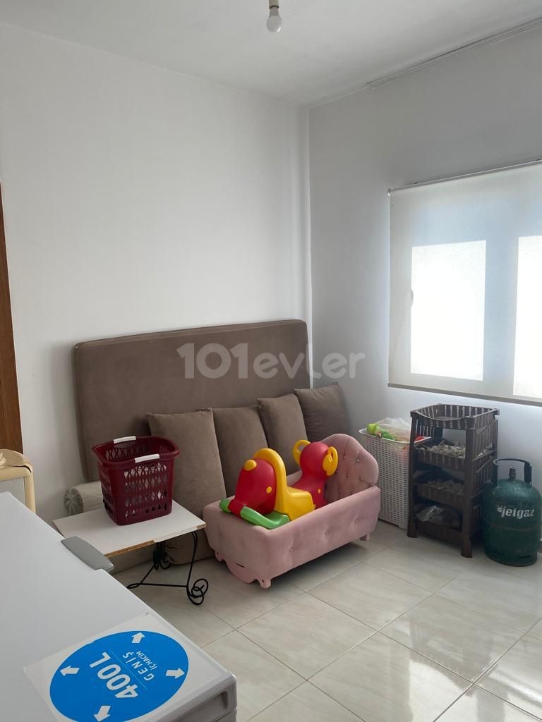 Gönyeli'de 3+1 , 135 m² Geniş Satılık Apartman Dairesi 65,000stg