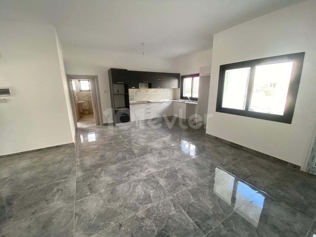 Gönyeli’de 2+1 85 m2 ara kat KDV, trafo ödenmiş Türk malı satılık sıfır daire 59.900 stg