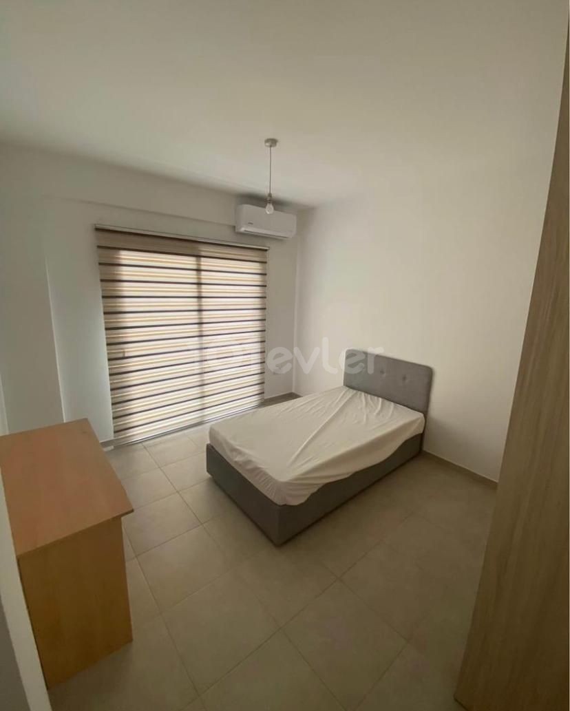 Küçük kaymaklı'da 2+1 Kiralık Temiz Eşyalı apartman Dairesi 400stg aylık