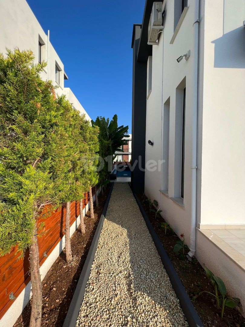 Flat For Sale in Alsancak, Kyrenia