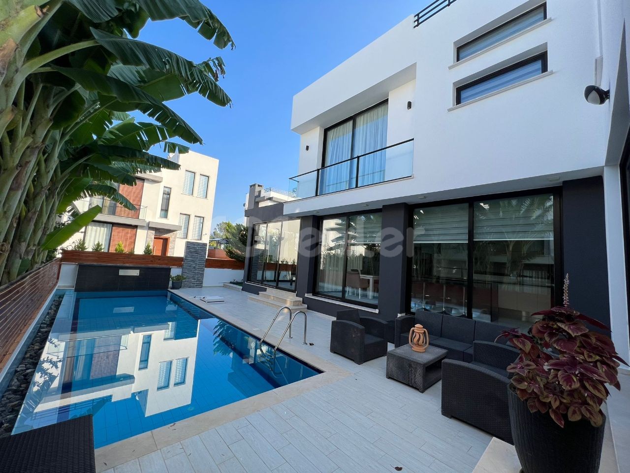 Flat For Sale in Alsancak, Kyrenia