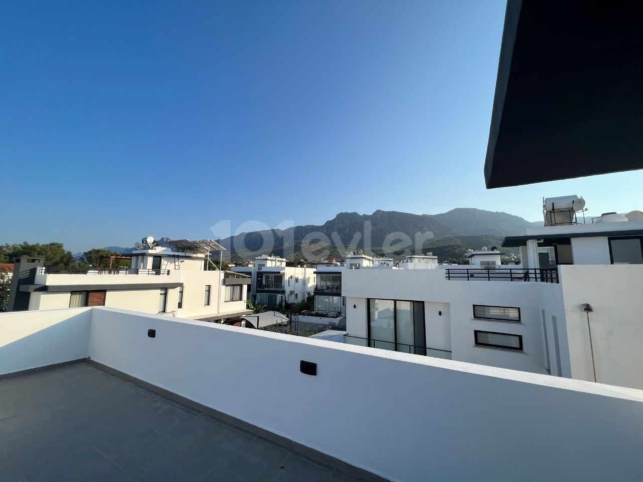 Flat For Sale in Alsancak, Kyrenia