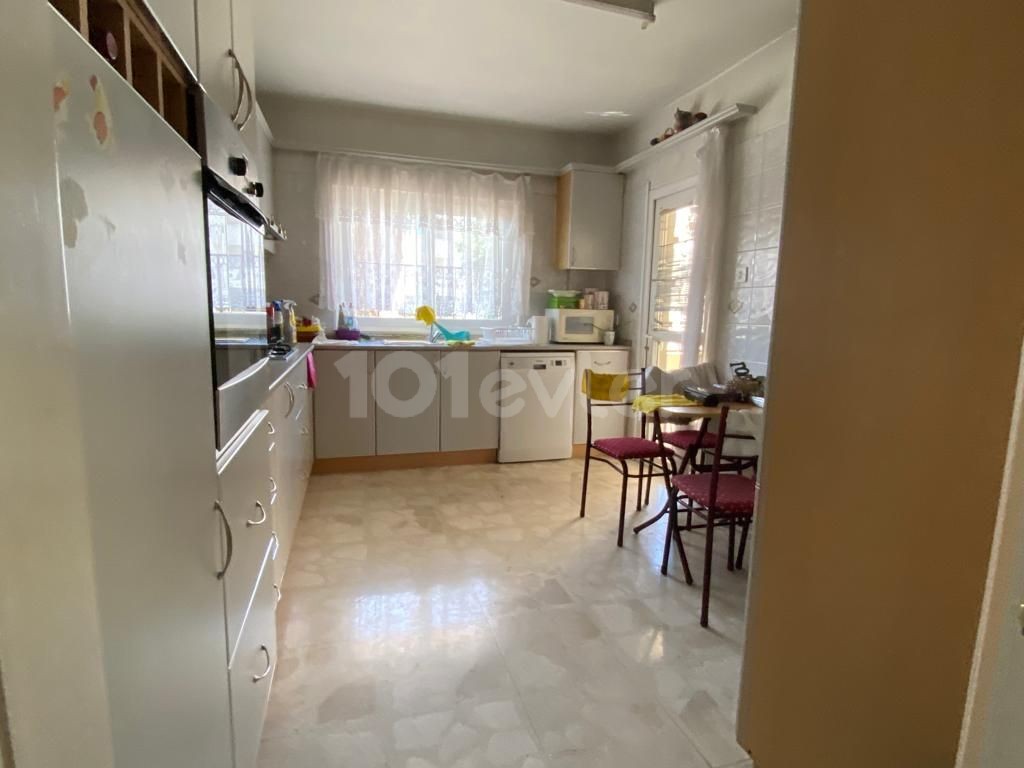 Ortaköy'de Full Eşyalı 3+1 Kiralık Apartman Dairesi 500stg