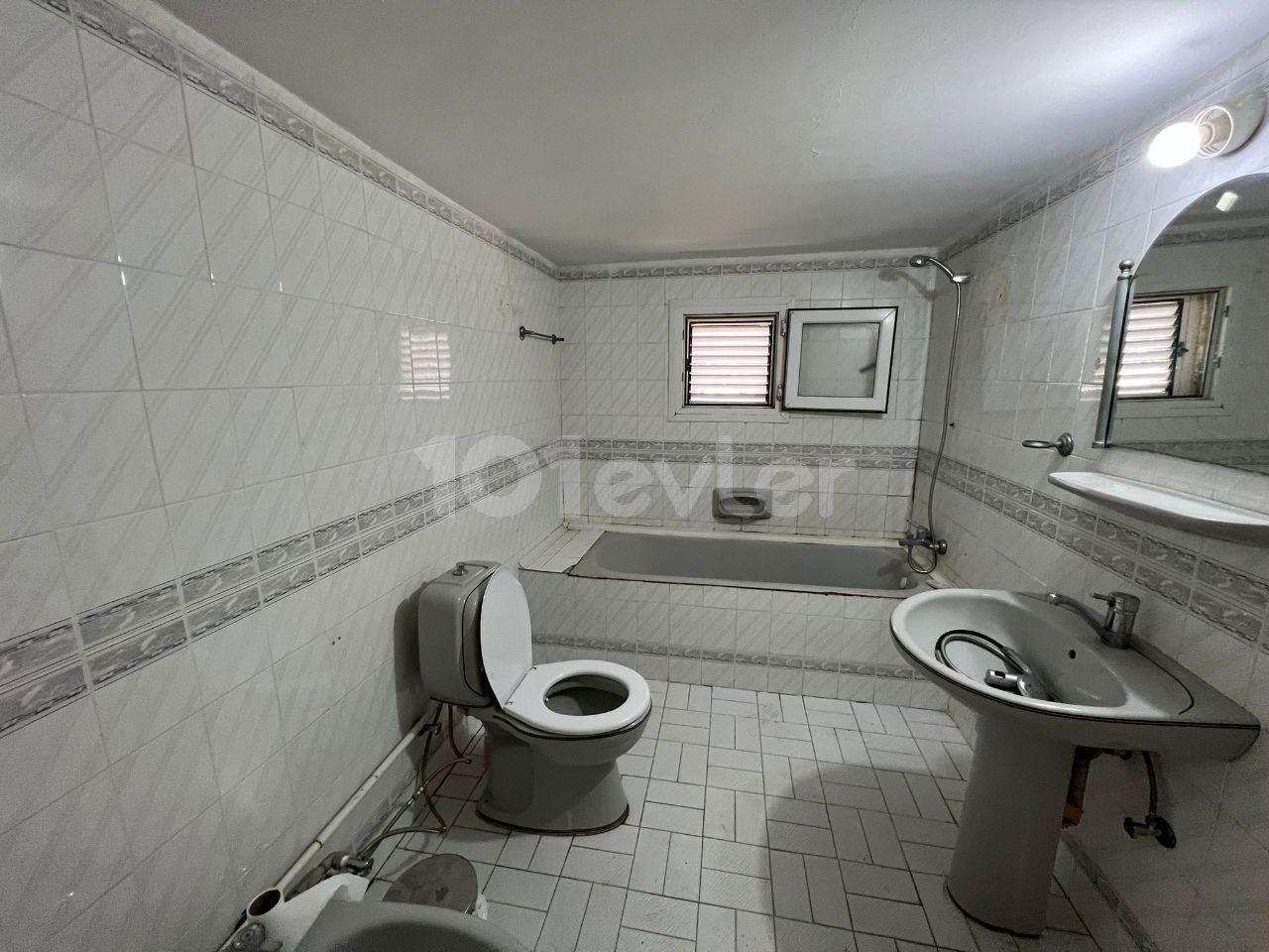 Gelibolu'da 3+1 Geniş Kiralık Daire 300stg